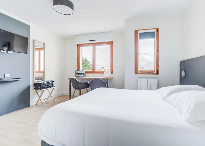 Cerise La Beaujoire نانت