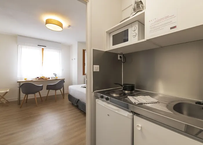 Cerise La Beaujoire نانت