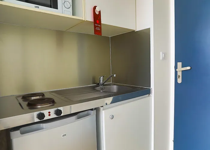 Cerise La Beaujoire 3* نانت